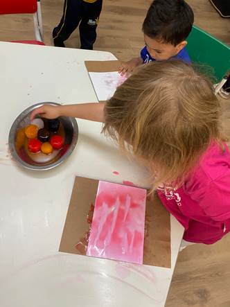 Autonomia desde cedo: como estimular no berçário e na primeira infância